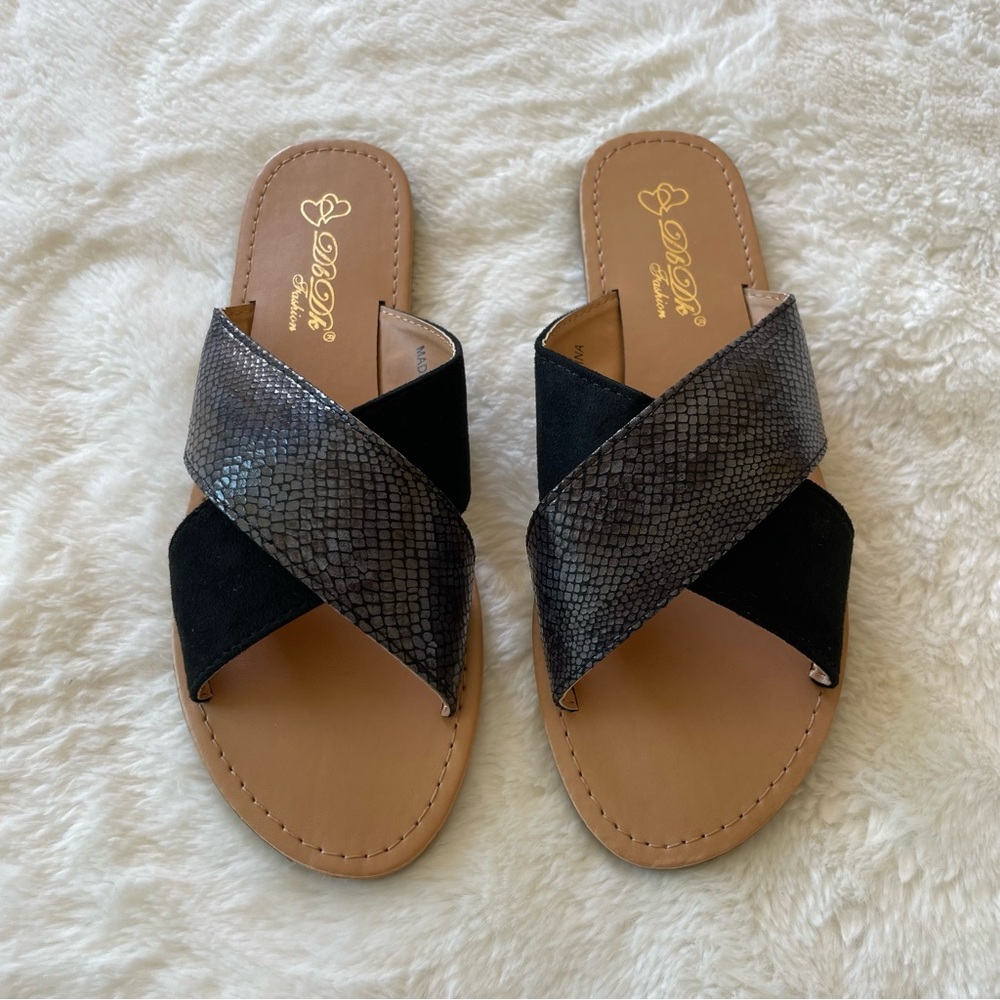 Stylish Black and Brown Women's Sandals NWOT